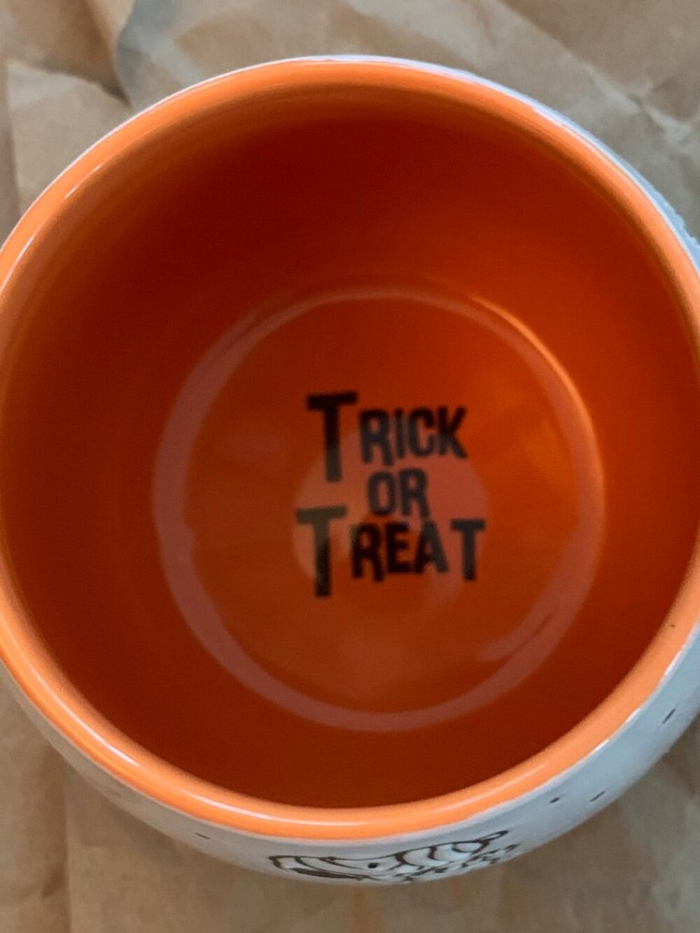 WHITE & ORANGE SNOOPY HALLOWEEN MUG PRELOVED - Picture 2 of 5